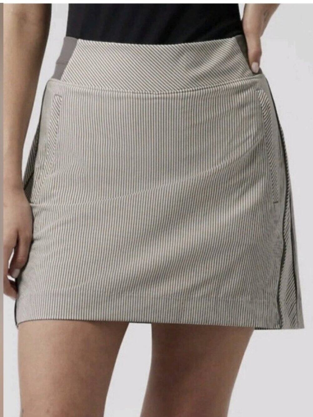 Athleta Brooklyn Textured 16" Skirt Skort Grey White Stripes Size 16